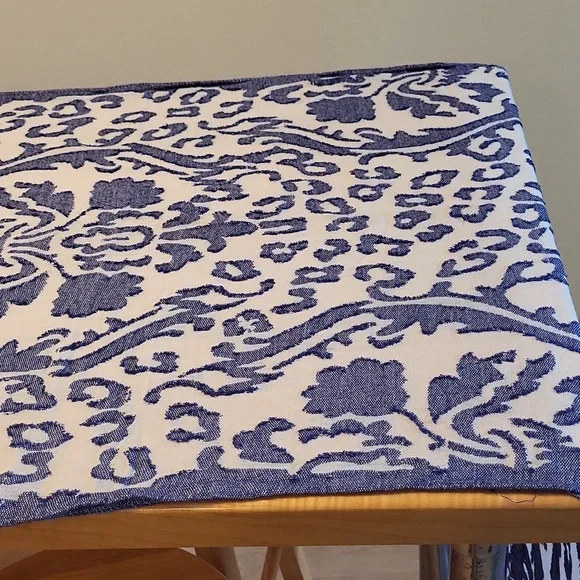 Blue & White Cotton Scarf Wrap Shawl Frayed - Picture 5 of 6